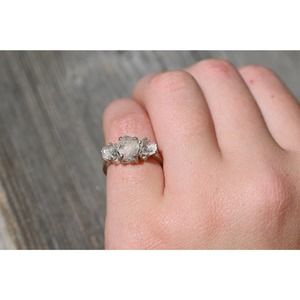 Alternative diamond Engagement Ring Raw Stone Ring Rough Uncut Modern Je…